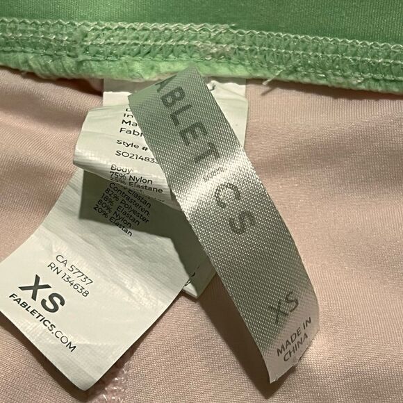 Fabletics High-Waisted Motion365® Color Block Shorts and crop top set - Picture 9 of 13